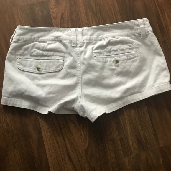 White shorts - Picture 2 of 2